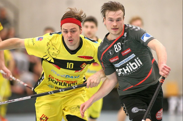 Markus Kulmala (oik.) aloittaa toisen kautensa Sveitsissä. Kuva: Severin Binkert / Unihockey.ch