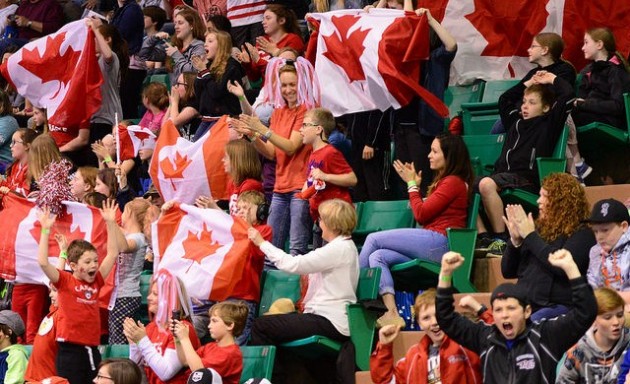 Kanadan ja Japanin välistä alkulohko-ottelua oli seuraamassa yli 3000 katsojaa Bellevillessä. Kuva: IFF